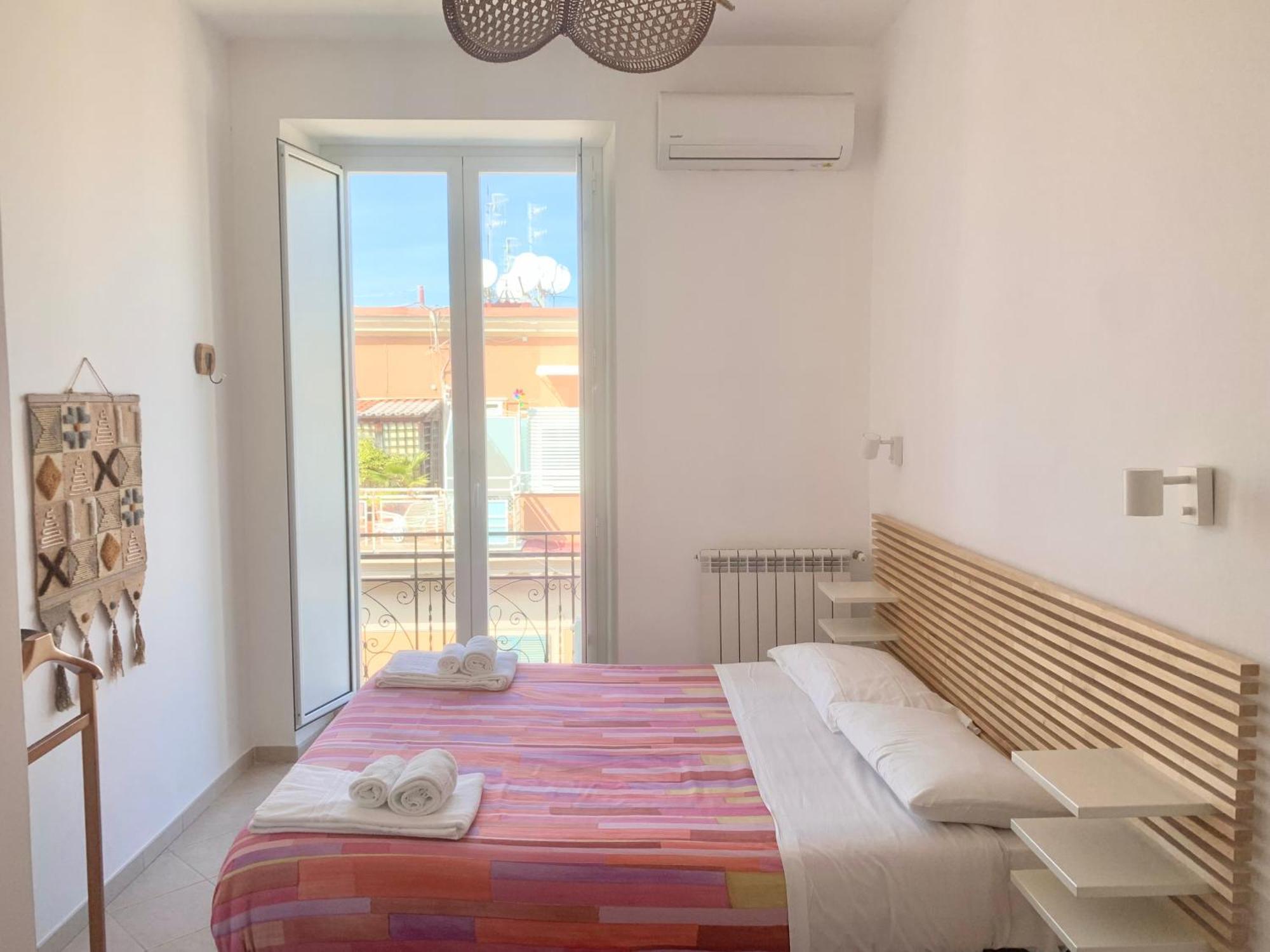 Casa Di Carlo Al Vomero เนเปิลส์ ภายนอก รูปภาพ
